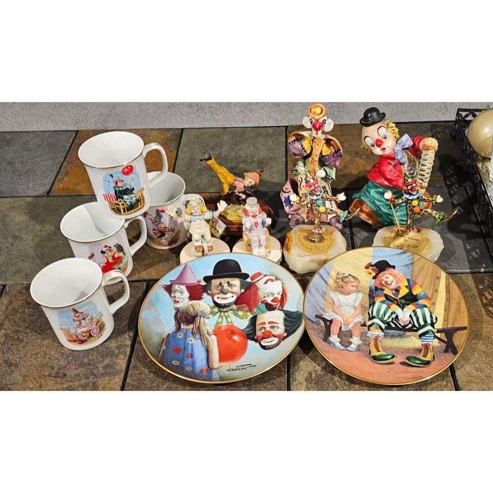 Vintage Clown Lot:‎ Figurines, Plates, Cups